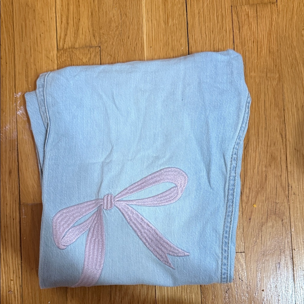 Abercrombie Kids Light Blue Jeans with Pink Bow Details - Picture 5 of 5